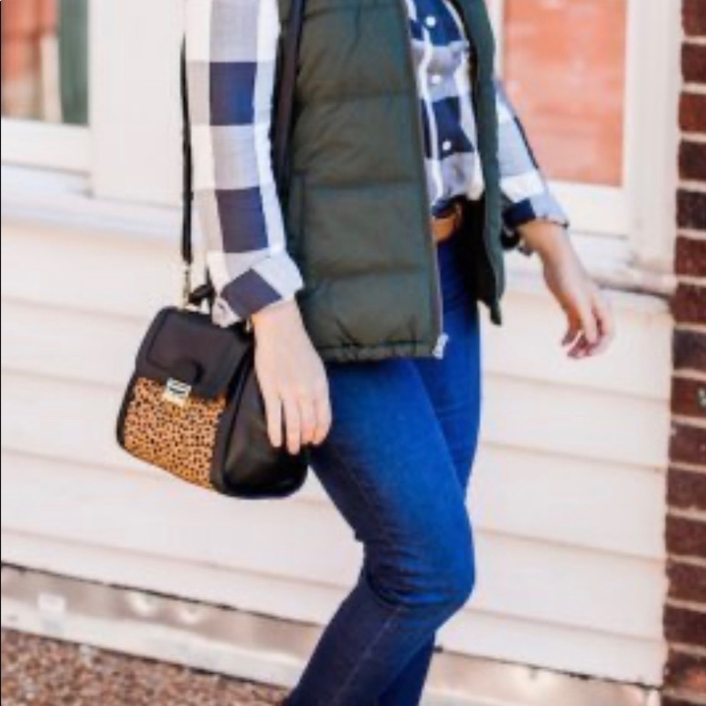 Textured Puffer vest in olive green